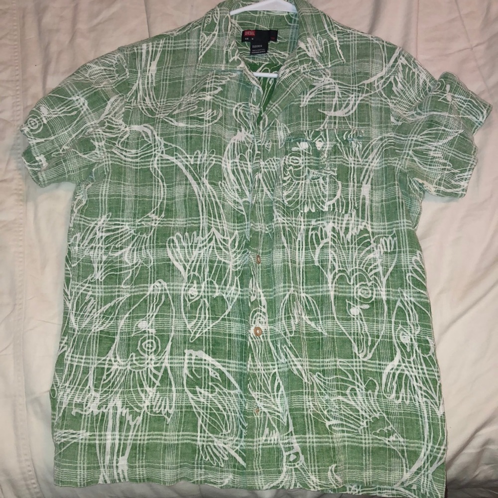 Men’s buttoned shirt